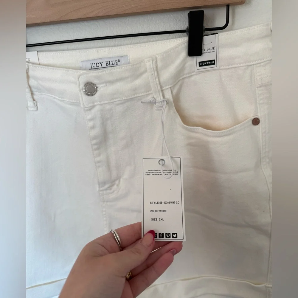 Judy Blue spring fling shorts